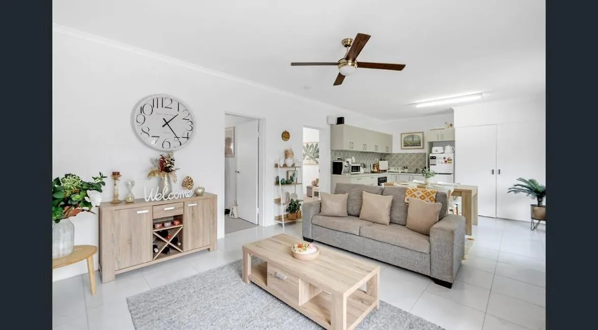 Stylish 2Br Apartment Retreat Westcourt