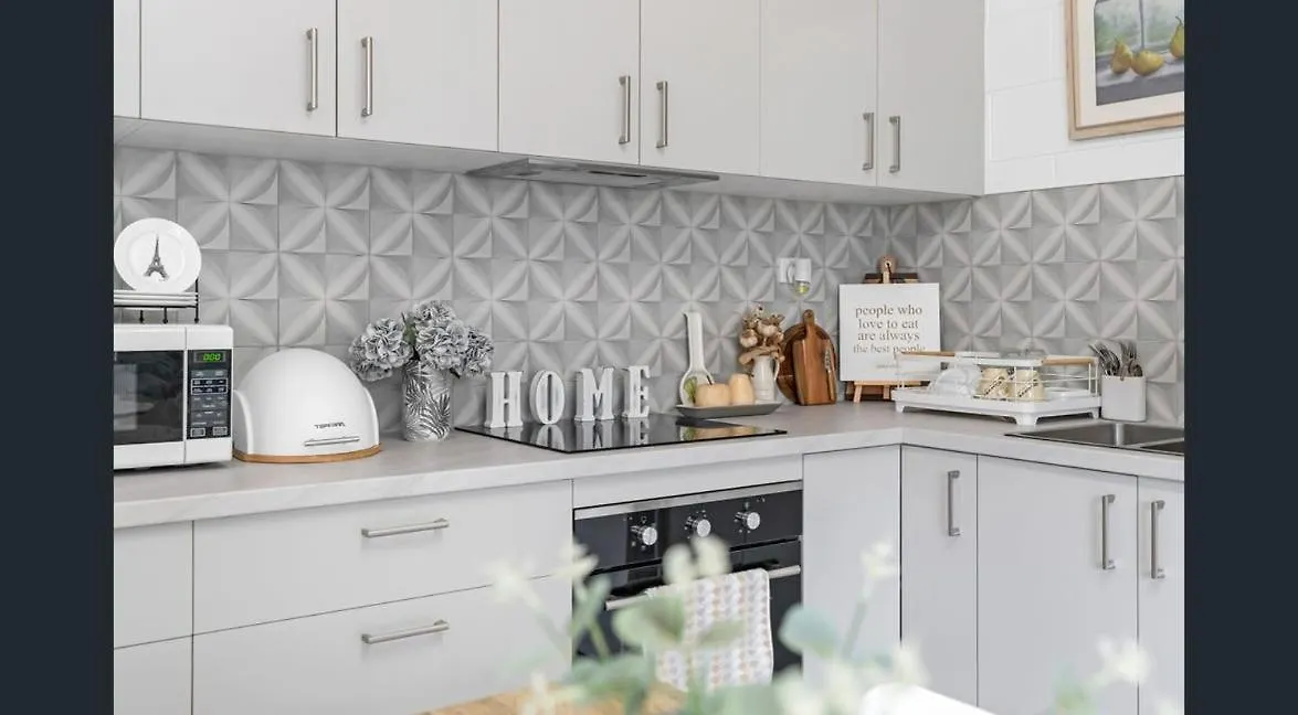 Stylish 2Br Apartment Retreat Westcourt أستراليا
