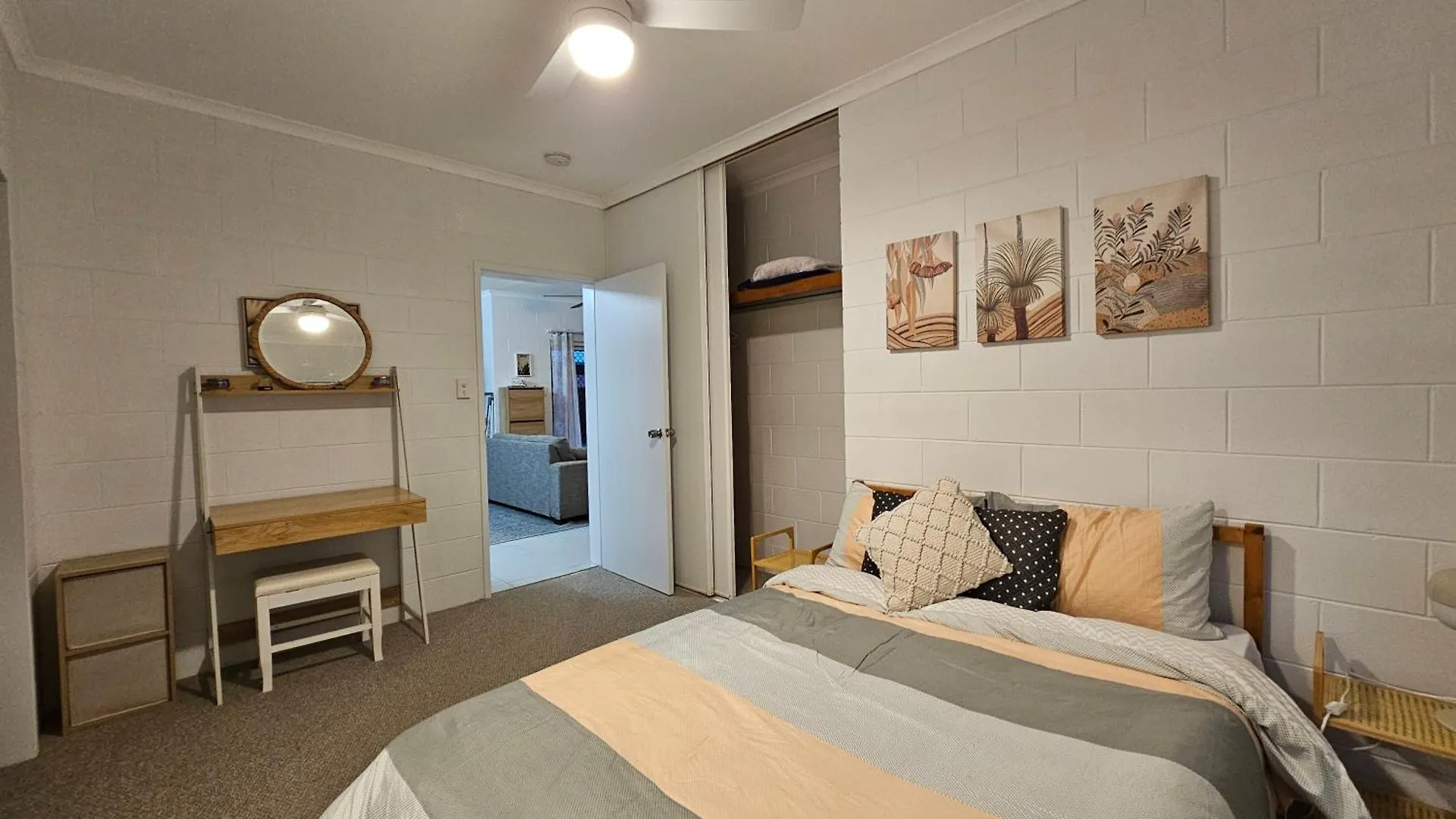 Stylish 2Br Apartment Retreat Westcourt